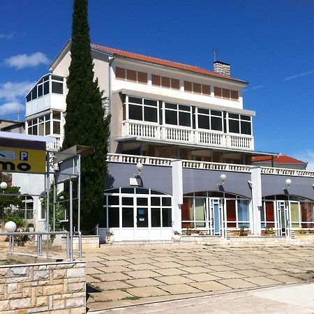 Vila Primo Hotel Primošten Exterior foto